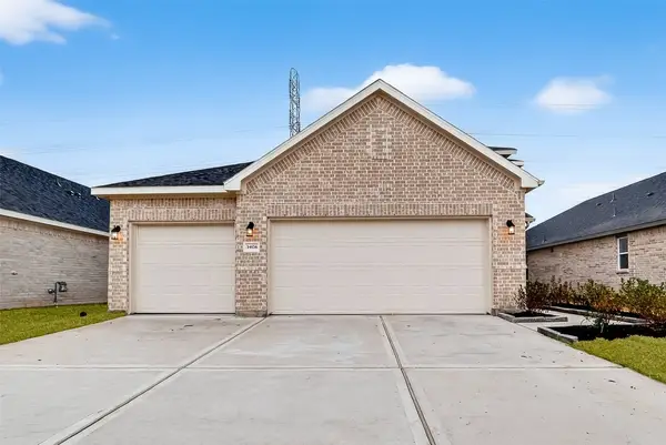 2107 Spring Hollow Drive, Baytown, TX 77521