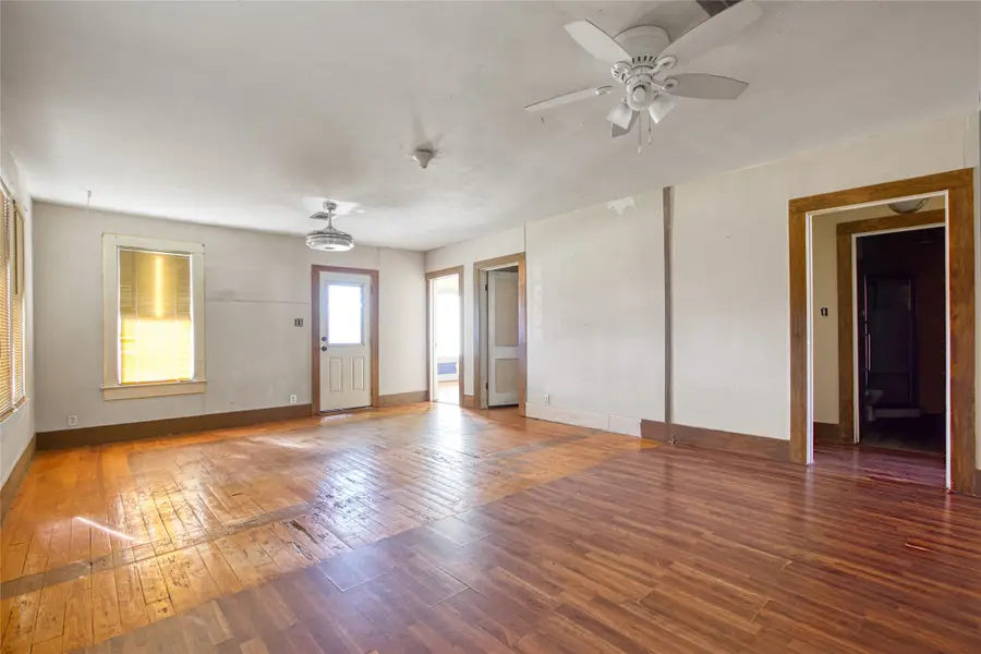 209 Avenue H, Van Vleck, TX 77482 - #3