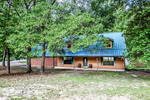 3660 Red Bud Lane, Huntsville, TX 77340