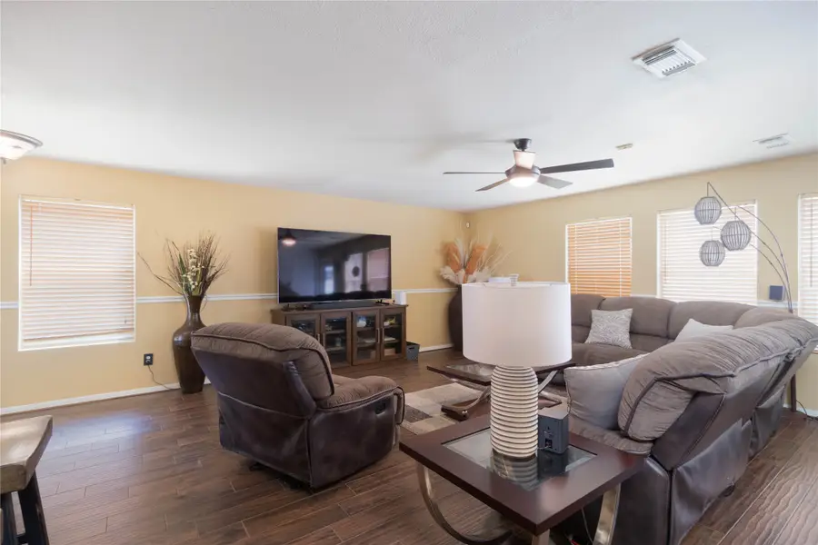 1202 Spring Apple Court, Houston, TX 77073 - Image #3