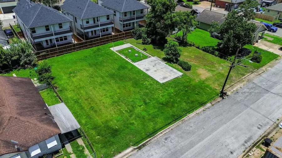 821 E 32 Street, Houston, TX 77022 - Image #2