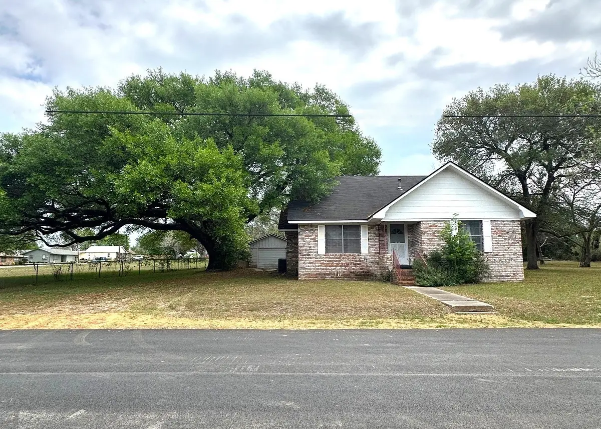 127 N Mechanic Street, Bellville, TX 77418 - #1