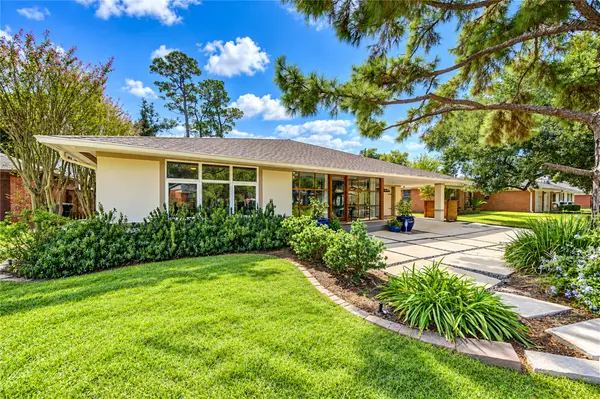 6211 Grovewood Lane, Houston, TX 77008