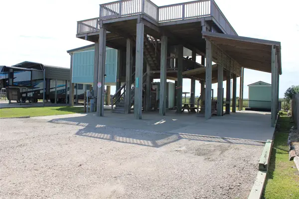 1263 Mabry Street, Gilchrist, TX 77617
