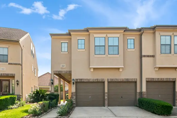 2922 Royal Oaks Crest, Houston, TX 77082