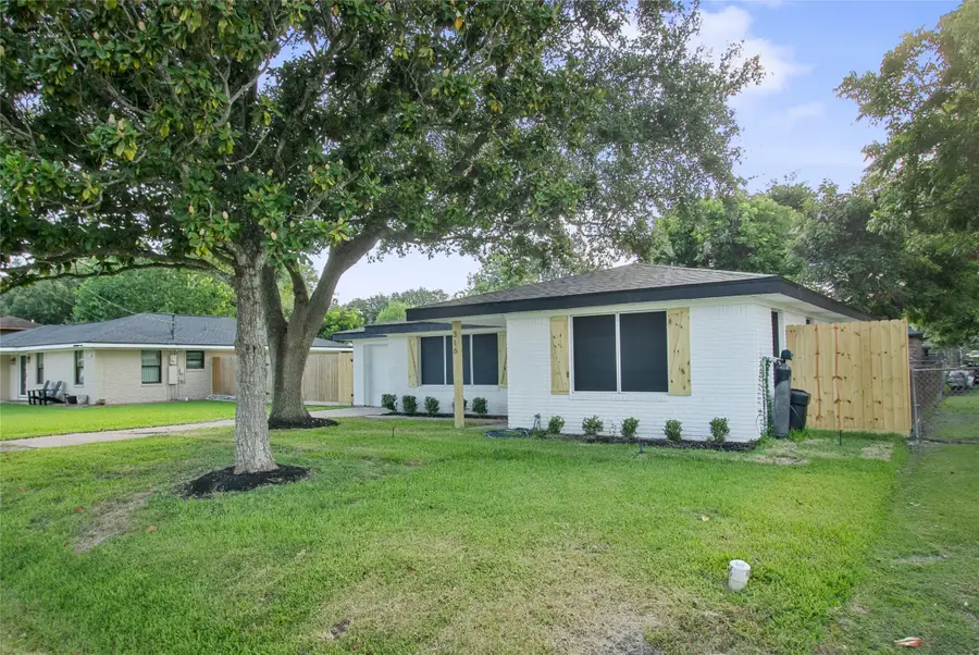 316 S Noble Road, Texas City, TX 77591 - #3