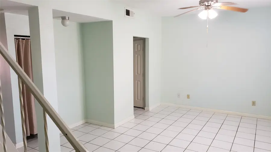 11169 Village Bend Lane #1169, Houston, TX 77072 - Image #2