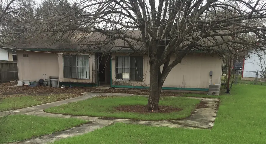 5302 Pirate Cove, San Antonio, TX 78242 - #3