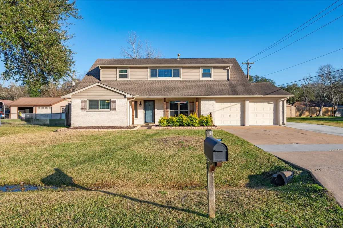 301 Mimosa Drive, Hitchcock, TX 77563 - Image #1