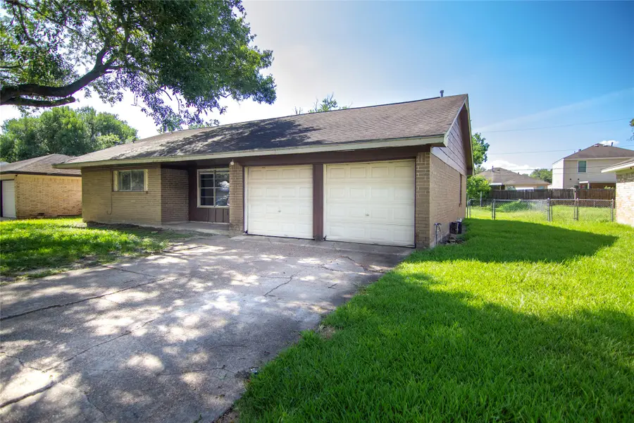 820 Midas Lane, Alvin, TX 77511 - #2