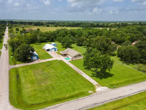 5710 County Road 166, Alvin, TX 77511