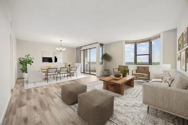 651 Bering Drive #1405, Houston, TX 77057