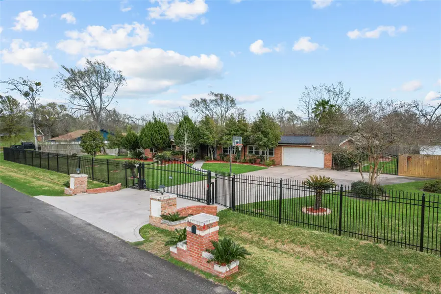 505 S Burnett Drive, Baytown, TX 77520 - #3