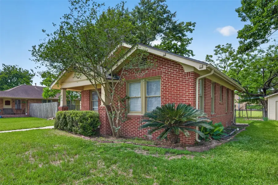 231 Lakeview Drive, Sugar Land, TX 77498 - #3