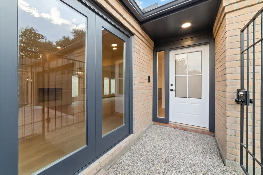 15651 Whitewater Lane, Houston, TX 77079 - Image #3