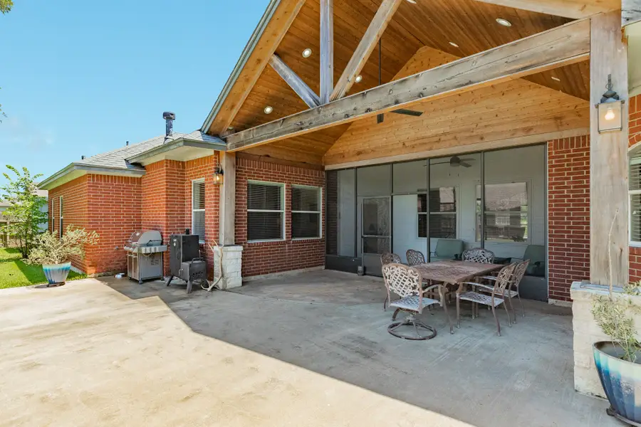 101 Mallard Dr, Clute, TX 77531 - #2