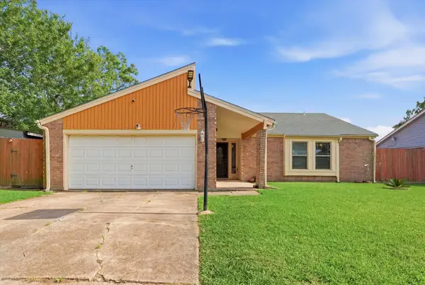 3003 Woodstone Drive, Baytown, TX 77521