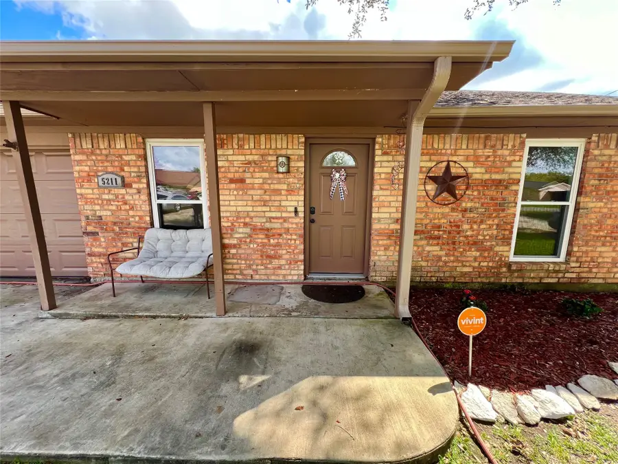 5211 3rd Street, Danbury, TX 77534 - Image #2