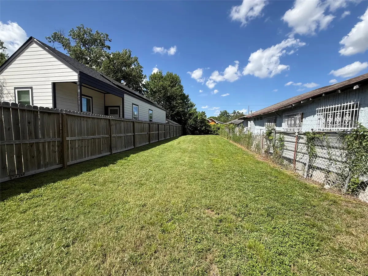 7709 Avenue E, Houston, TX 77012 - #1