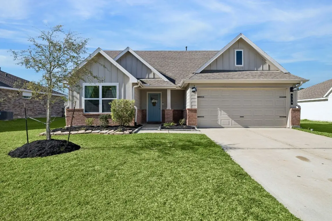 334 Lakeway Circle, Anahuac, TX 77514 - #1