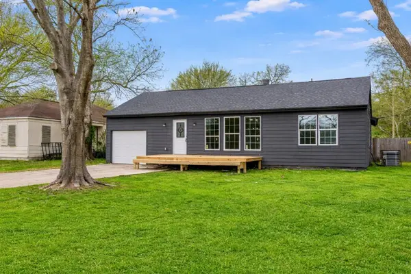 1120 17th Ave North, Texas City, TX 77590