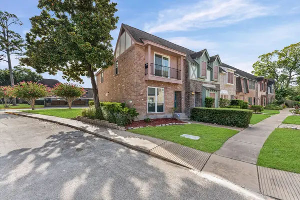 830 Threadneedle Street #240, Houston, TX 77079