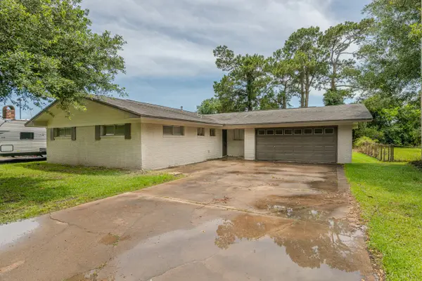 121 Glynn Drive, Bridge City, TX 77611