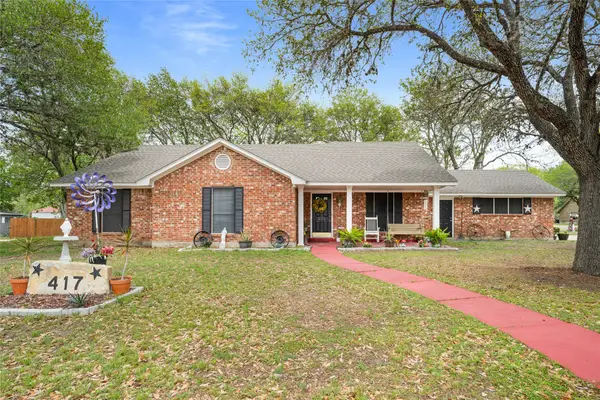 417 S Faires, Flatonia, TX 78941
