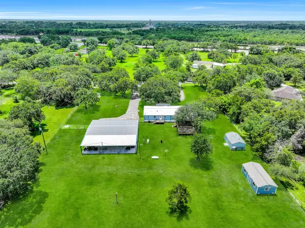 18424 Avenue A, Alvin, TX 77511