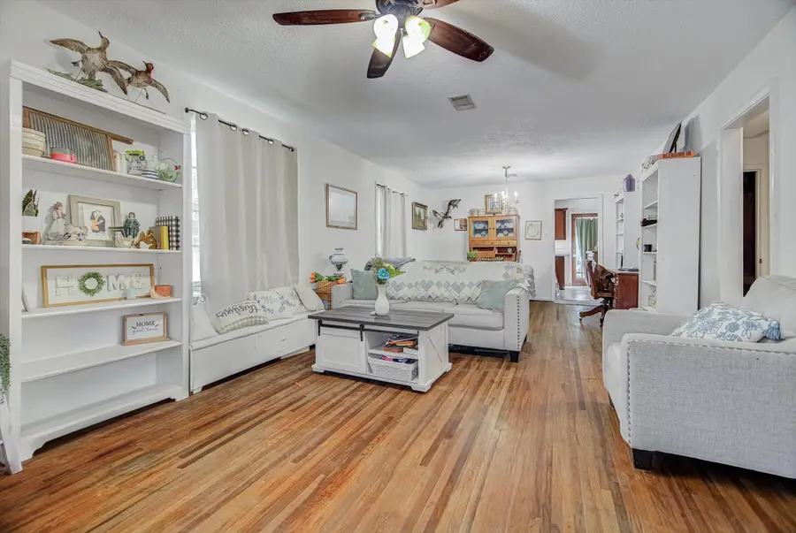 1835 N San Jacinto Street, Liberty, TX 77575 - Image #2