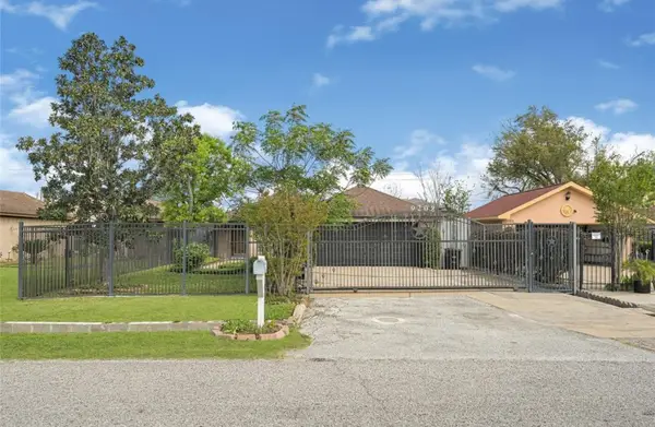 9208 Carousel Lane, Houston, TX 77080