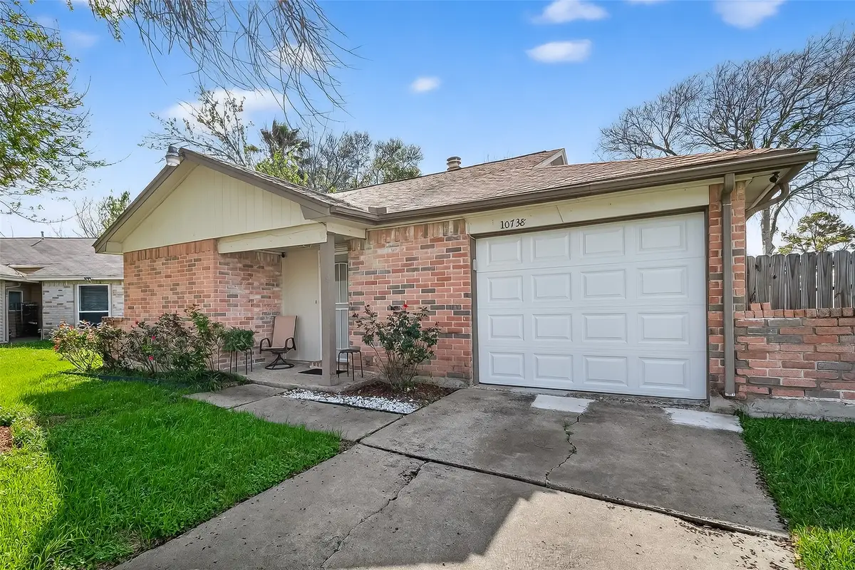 10738 Highland Woods Drive, Sugar Land, TX 77498 - #1