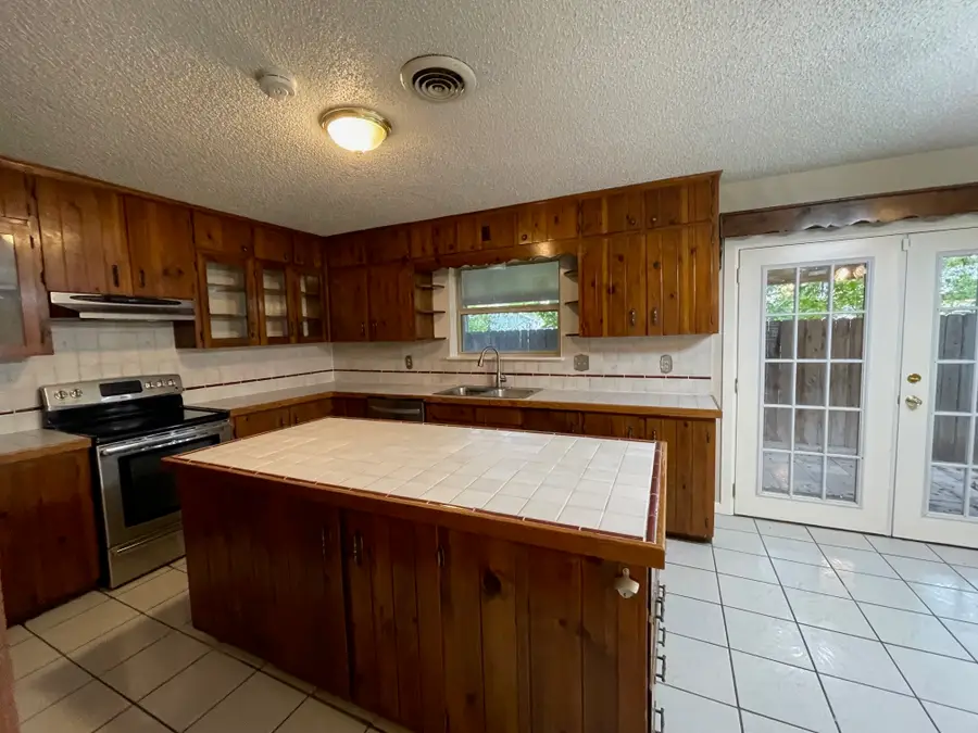 607 Pecan Street, Del Rio, TX 78840 - Image #2