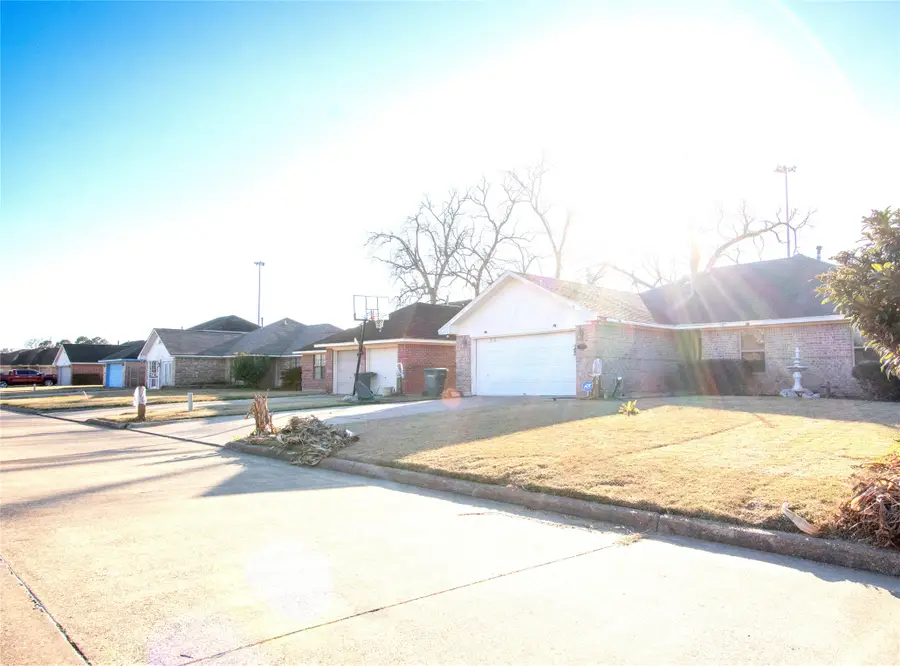 2310 Kings Court Street, Beaumont, TX 77701 - Image #3