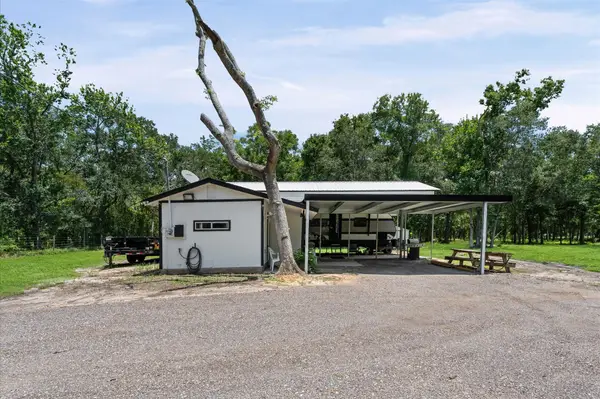 6219 Davis Rd, Wharton, TX 77488