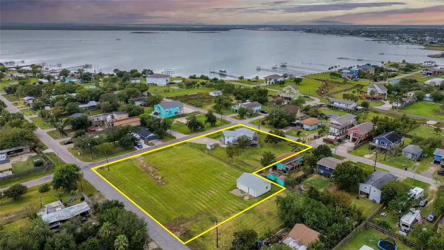 1045 12th Street, Dickinson, TX 77539 - Image #2