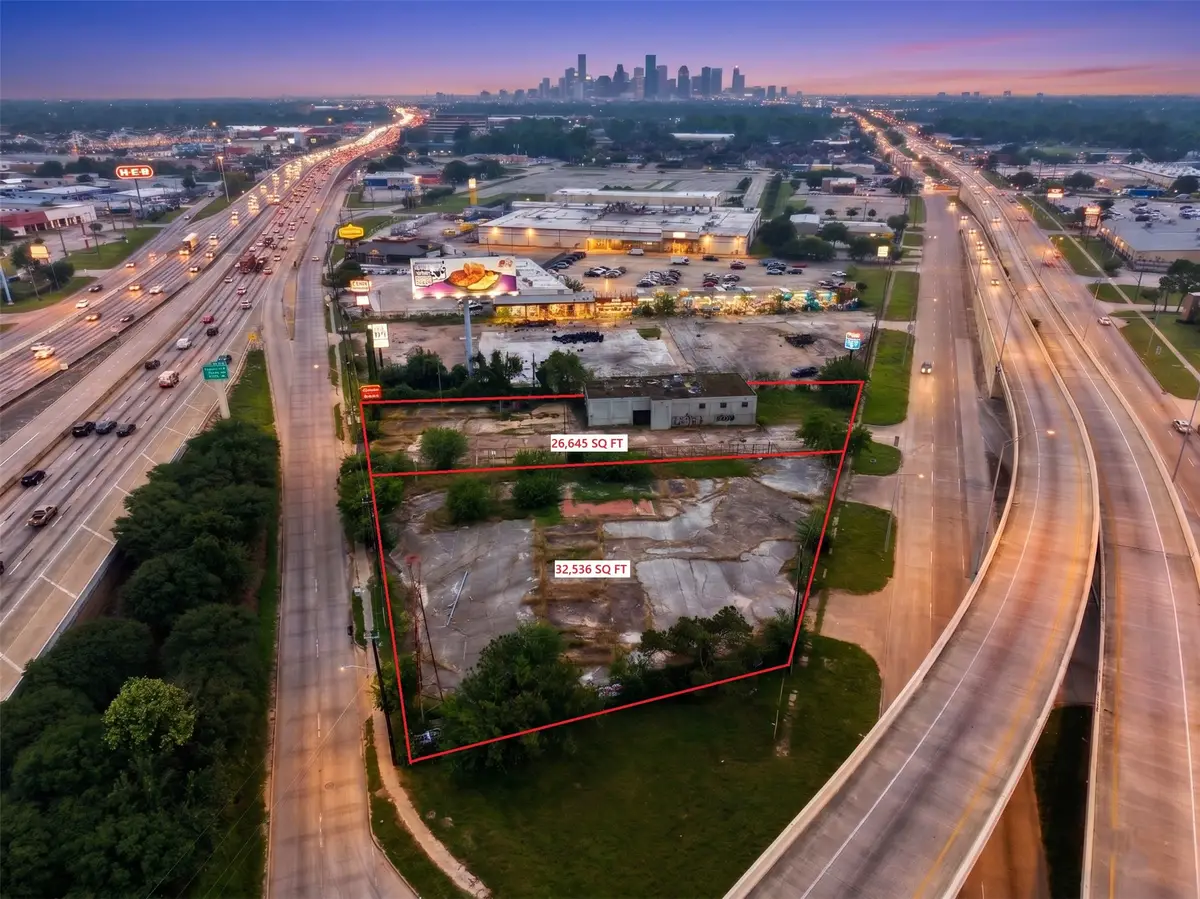7926 & 7928 N Shepherd Drive, Houston, TX 77088 - #1