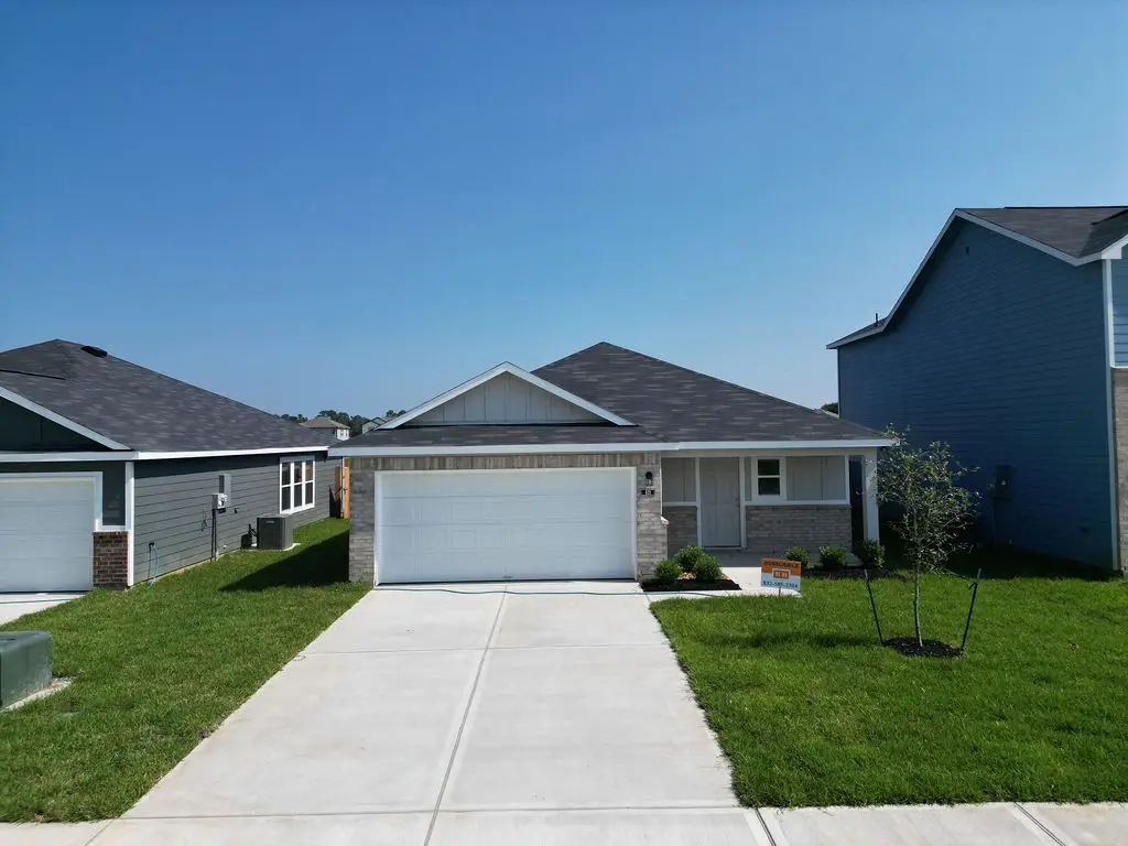 821 Stoney Point Lane, Dayton, TX 77535 - Image #1