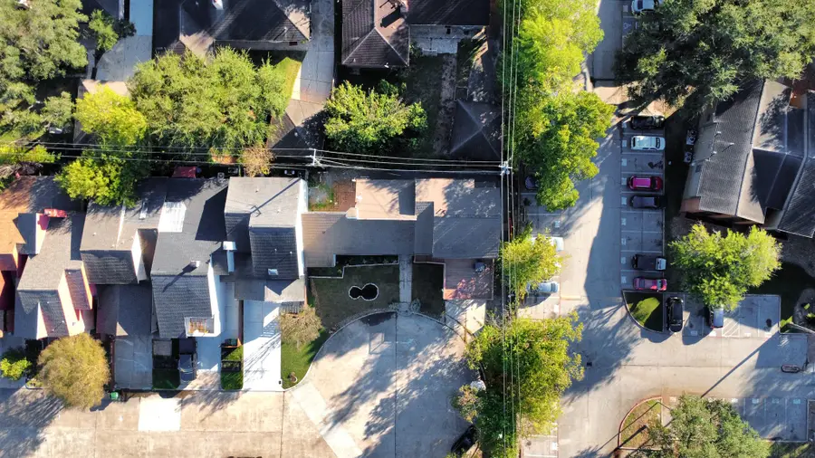 10743 Boardwalk Street, Houston, TX 77042 - Image #2