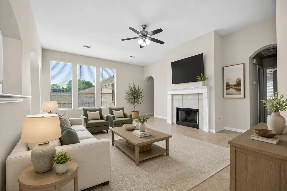 4915 Lochman Lane, Pearland, TX 77584 - #1