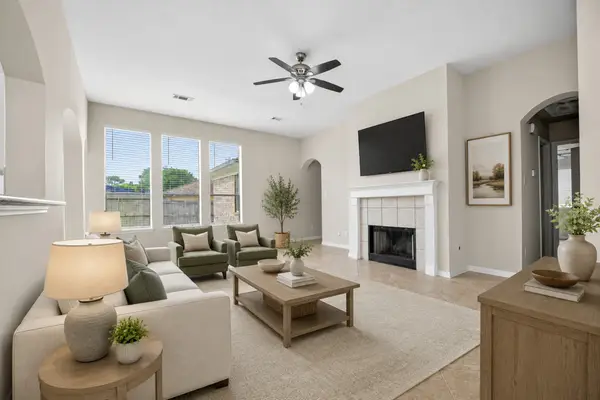 4915 Lochman Lane, Pearland, TX 77584