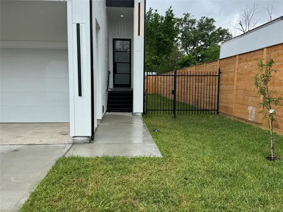 1004 E 32nd Street, Houston, TX 77022 - #2