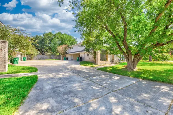 10810 Sugar Hill Drive, Houston, TX 77042