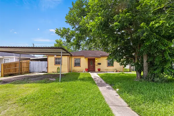 211 Crescent Drive, Pasadena, TX 77506