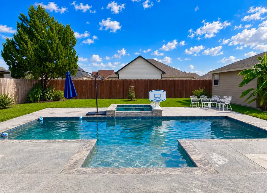 1437 S Bluebonnet Lane, Angleton, TX 77515 - #3