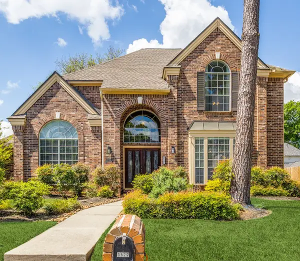 3527 Whispering Brook Drive, Kingwood, TX 77345