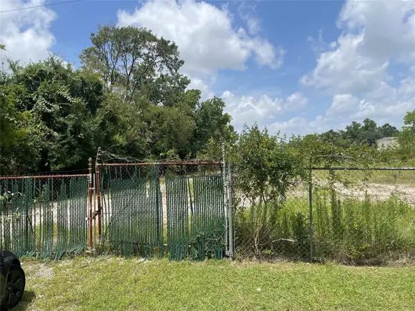 5151 Lotus Street, Houston, TX 77045