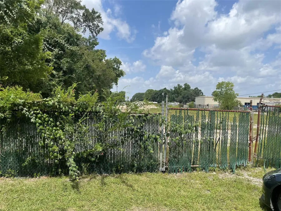 5151 Lotus Street, Houston, TX 77045 - Image #2