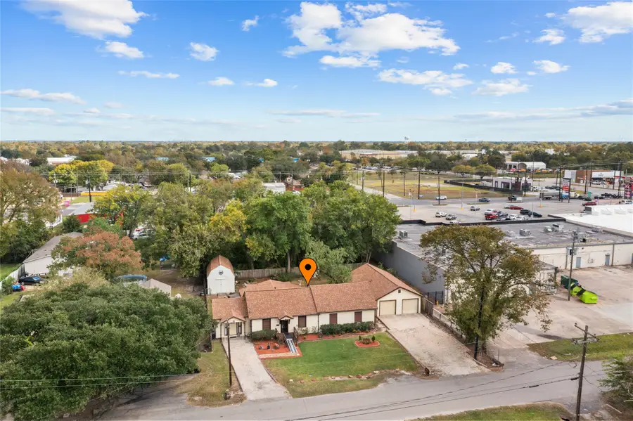 405 N Magnolia Street, Highlands, TX 77562 - Image #3