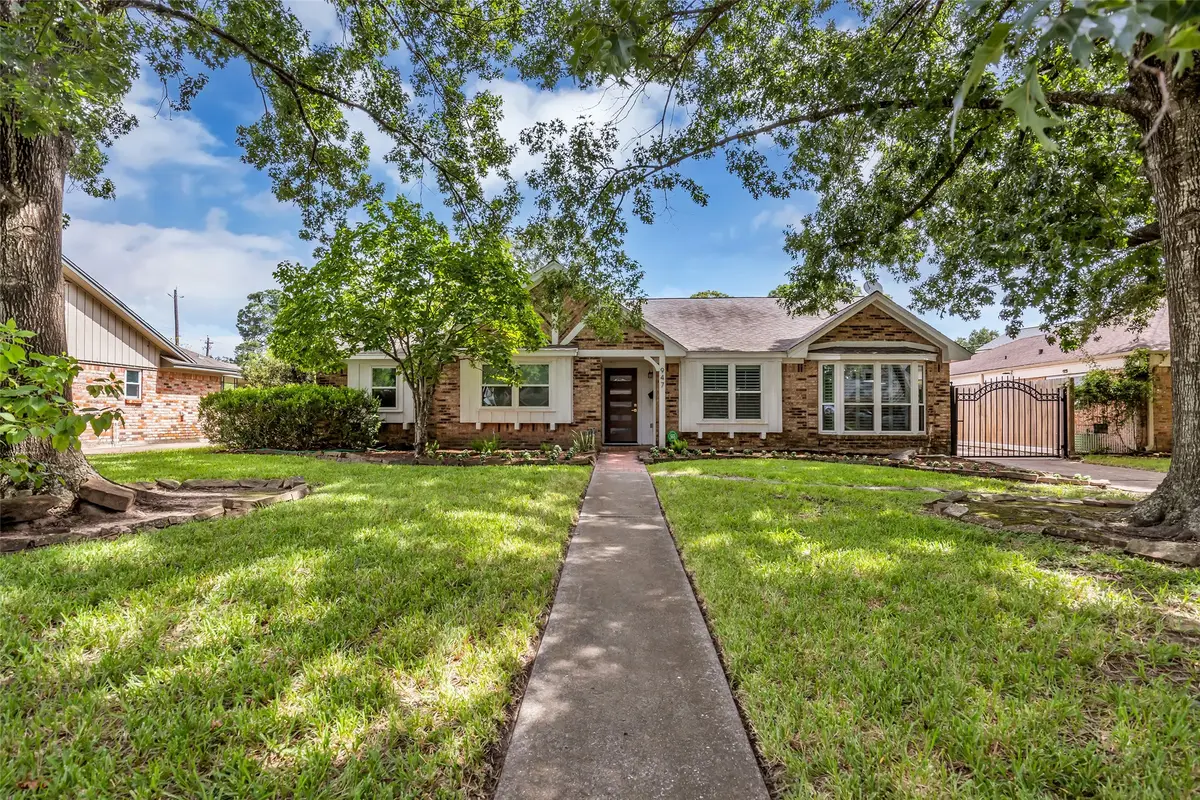 947 Thornton Road, Houston, TX 77018 - #1
